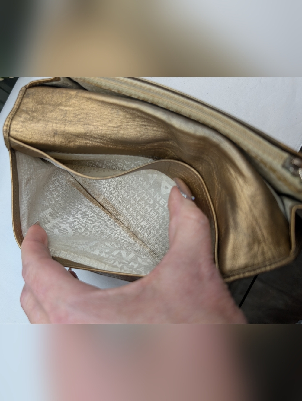 Chanel Quilted CC Wallet in Metallic Gold W/Authenticity Card - Picture 3 of 11